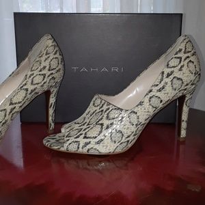 Tamari womans shoes, cream & brown open toe pump